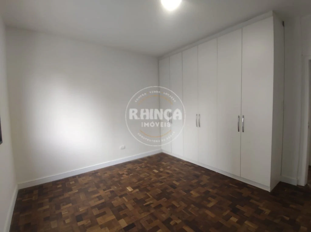Apartamento com piso de madeira ou laminado, Centro — photo 10