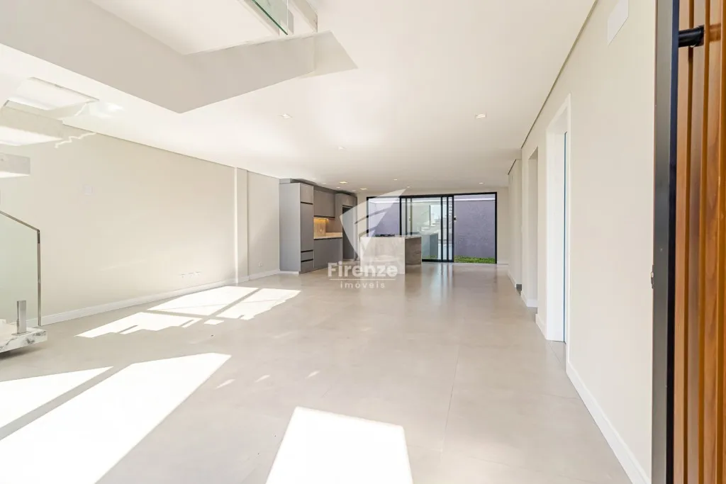 Furnished house with 4 bedrooms and 320 m² — photo 5