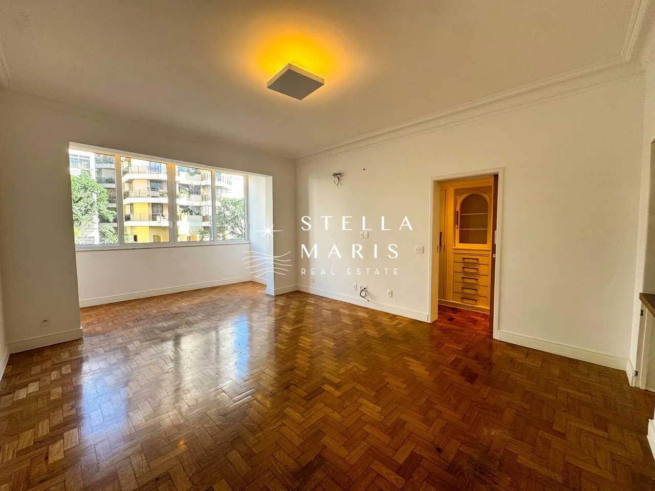 Apartment with 3 bedrooms and 4 bathrooms
