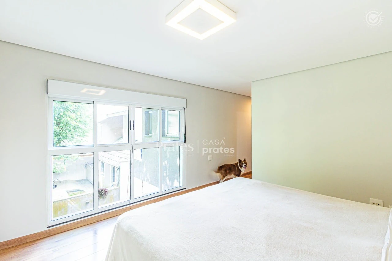 Closed-condo house with 4 bedrooms and 306 m² — photo 9
