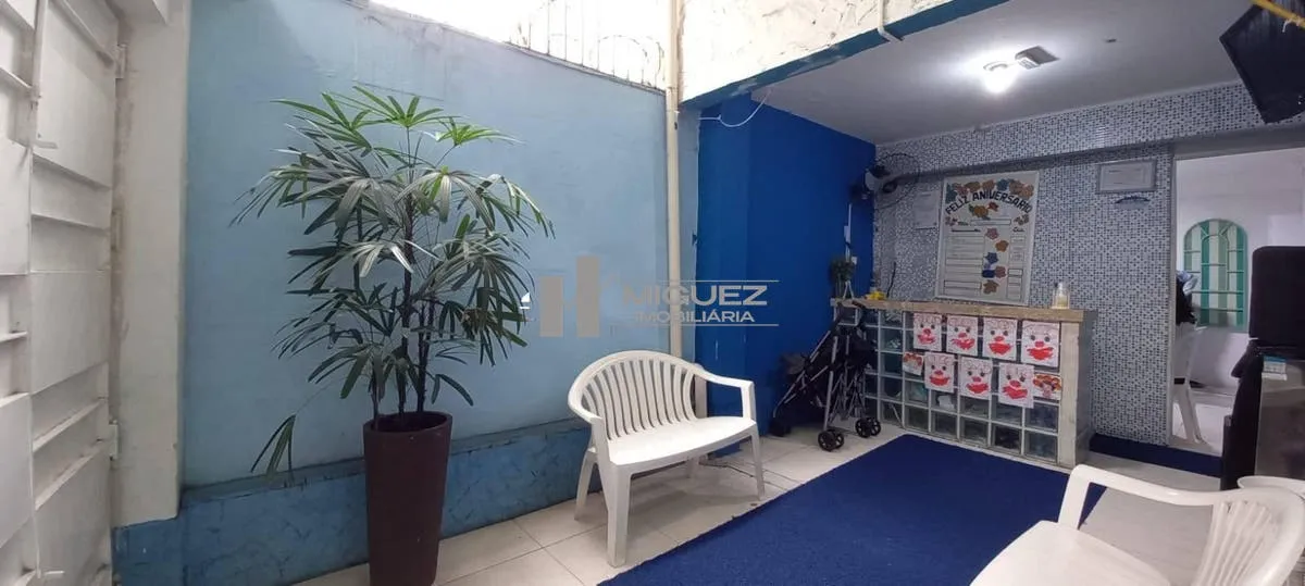 One-bedroom apartment in a building with a gym — photo 48