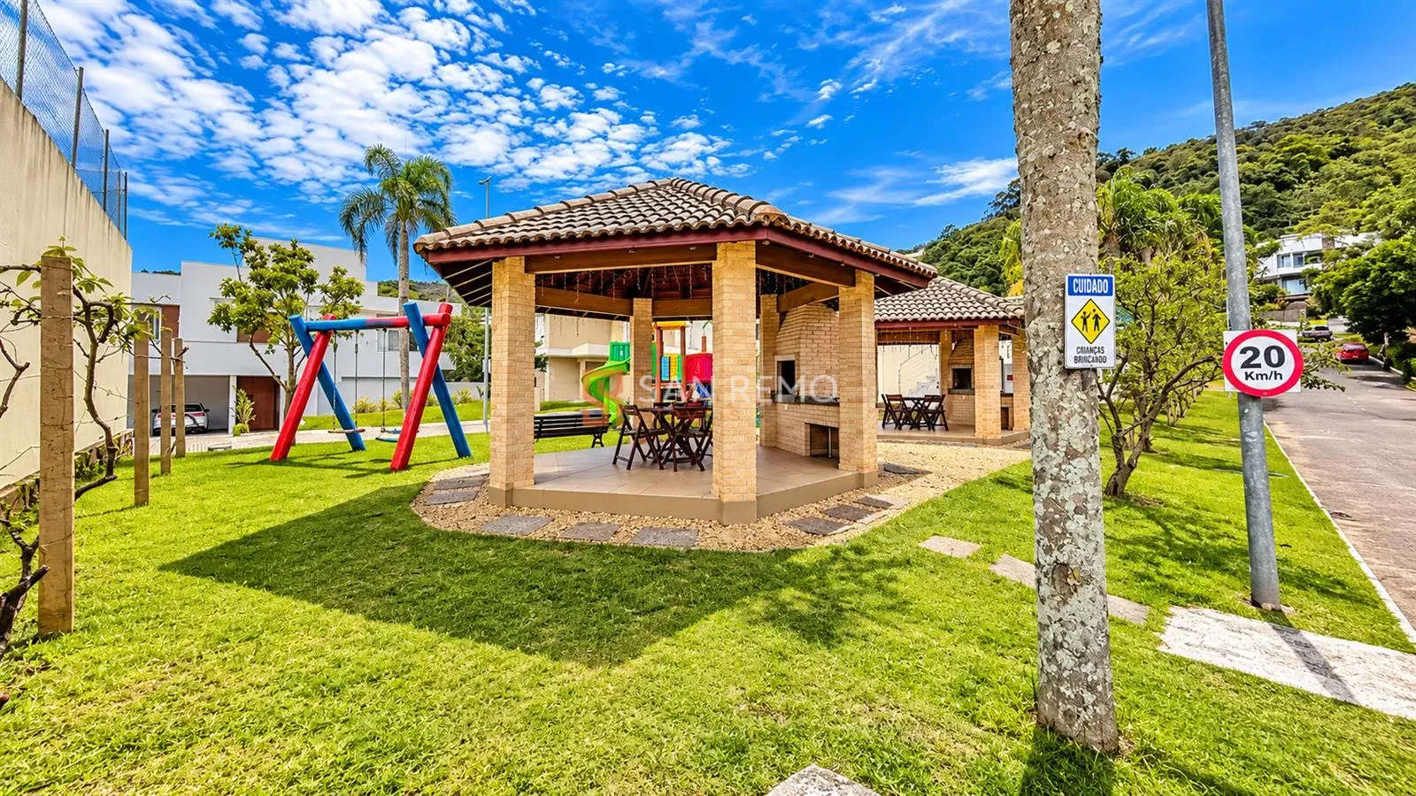 6-bedroom house with a walk-in closet in Florianópolis — photo 40