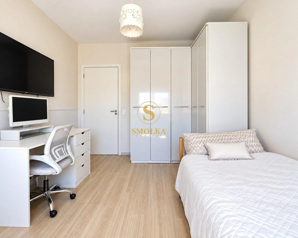 3-bedroom house with a walk-in closet in Florianópolis — photo 39