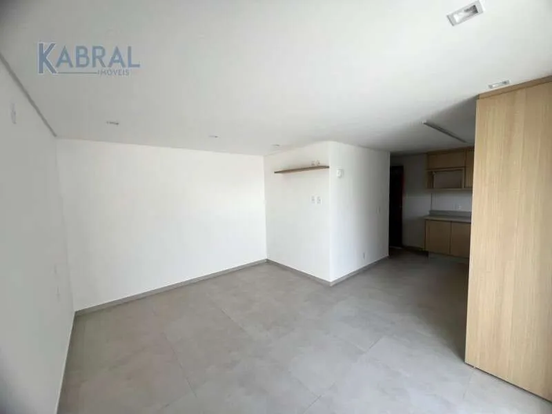 30 m² studio with balcony sink and built-in grill — photo 14
