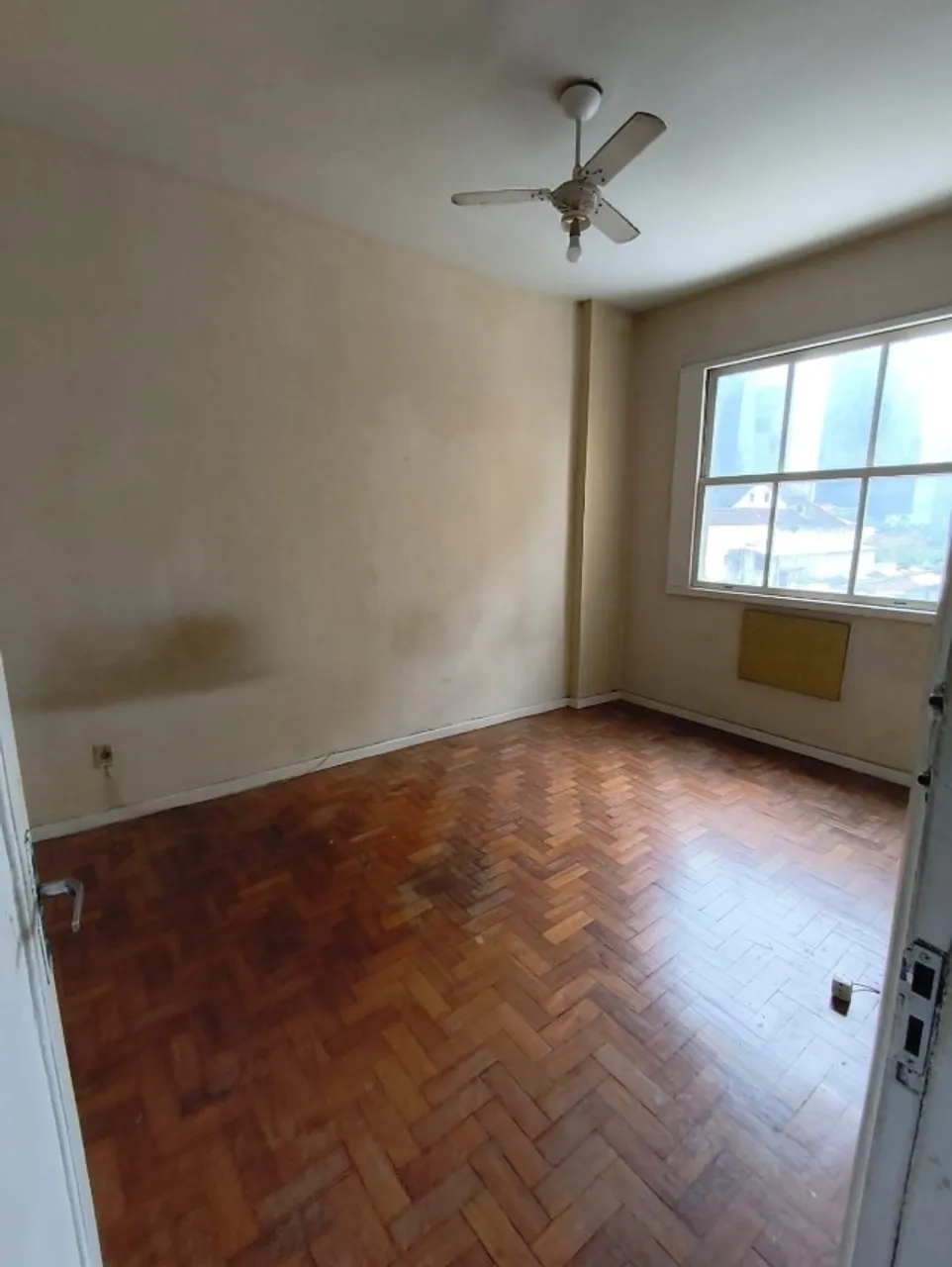 Apartment, 116 m², with wood or laminate floors — photo 3