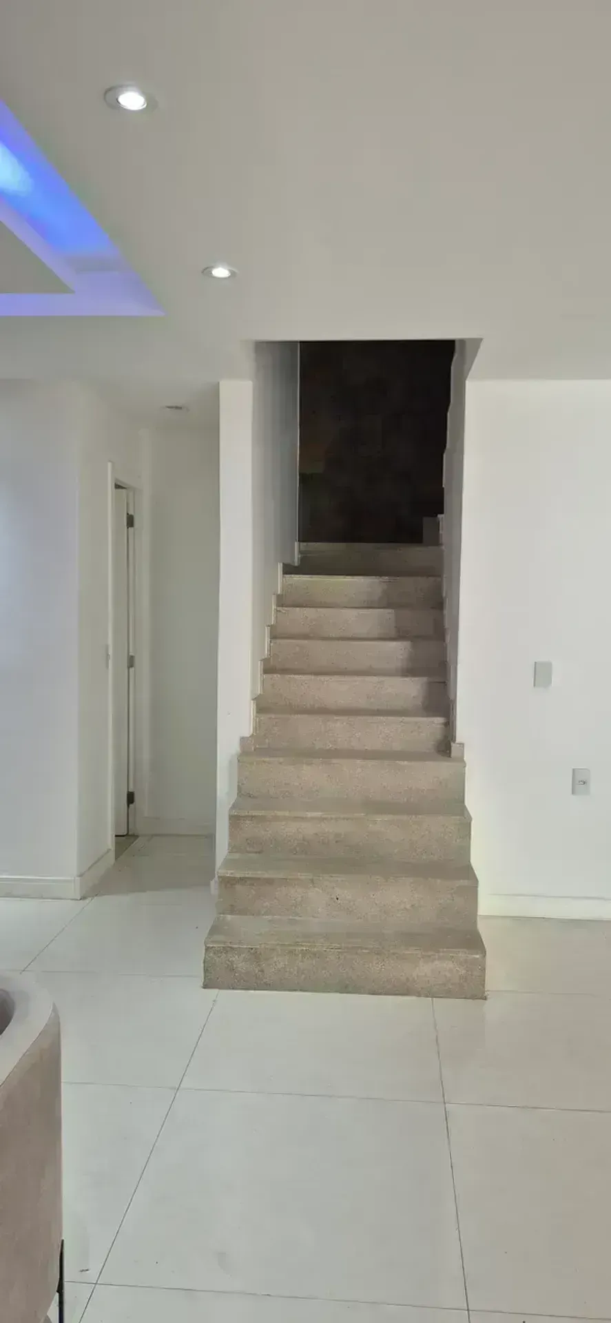 Furnished triplex house with 4 bedrooms and 5 baths — photo 49