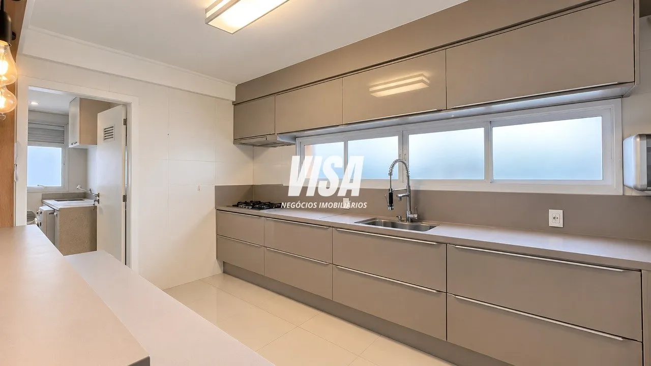 Apartment on the 17th floor with floor-to-ceiling windows — photo 8