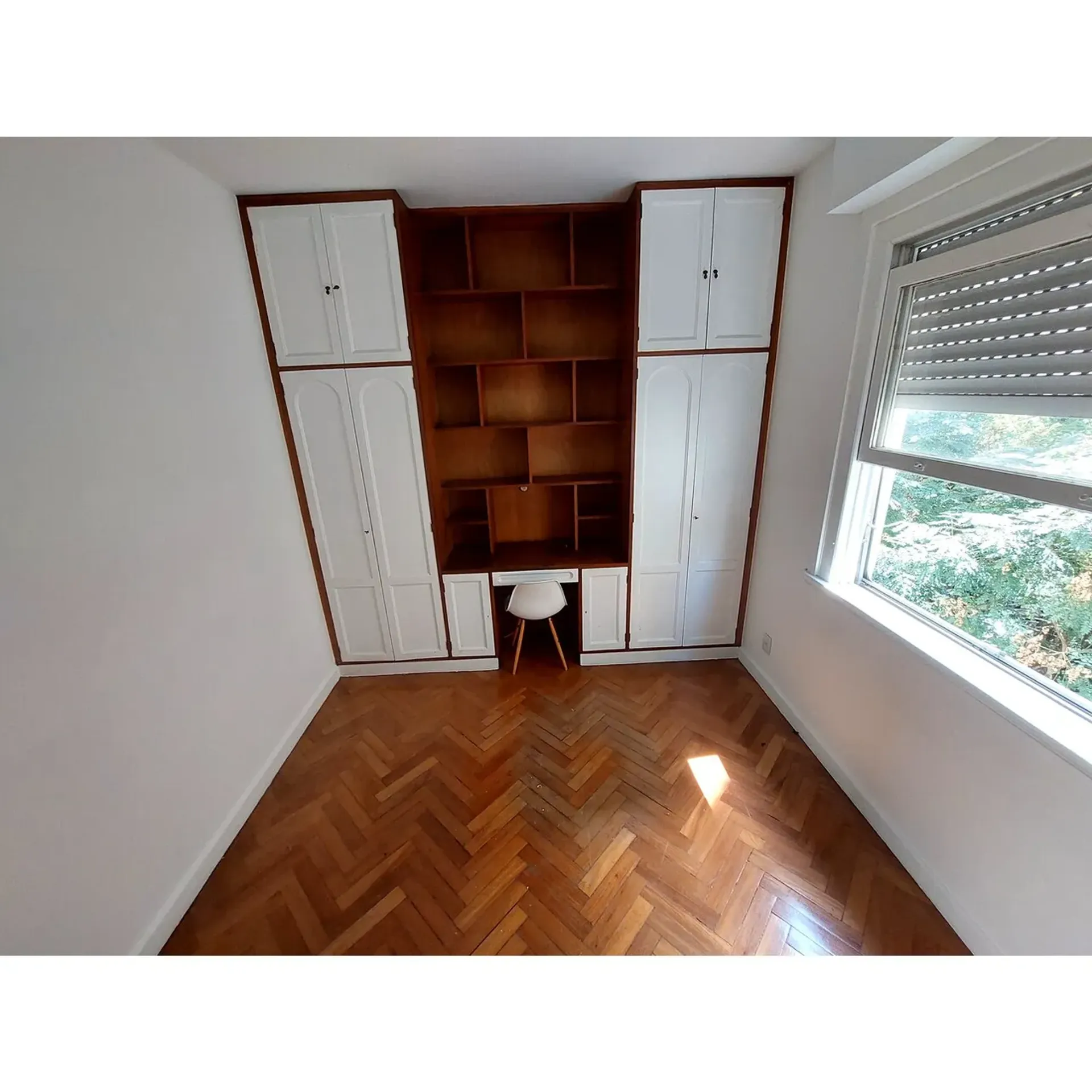 Home office in a 3-bedroom apartment, 132 m² — photo 18