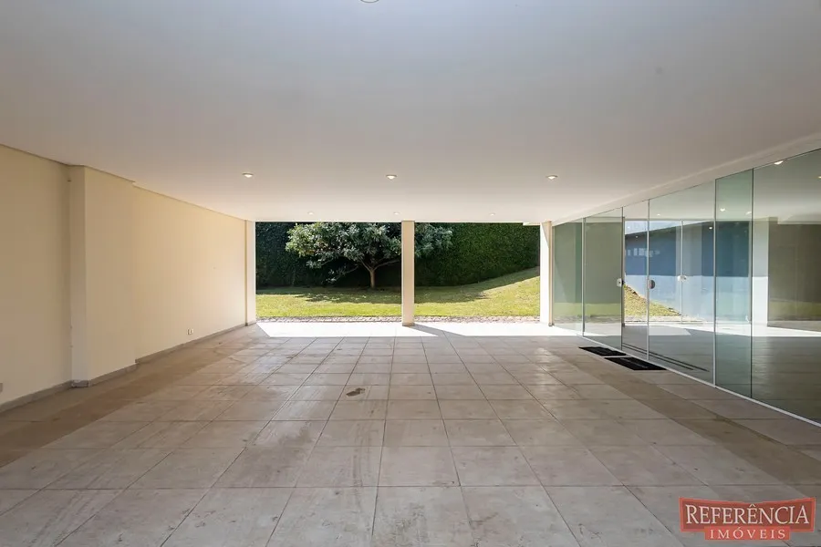 Condo house with 3 bedrooms and a closed kitchen — photo 47