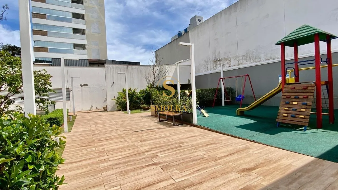 Balcony with a grill in a 2-bedroom apartment, 75 m² — photo 85