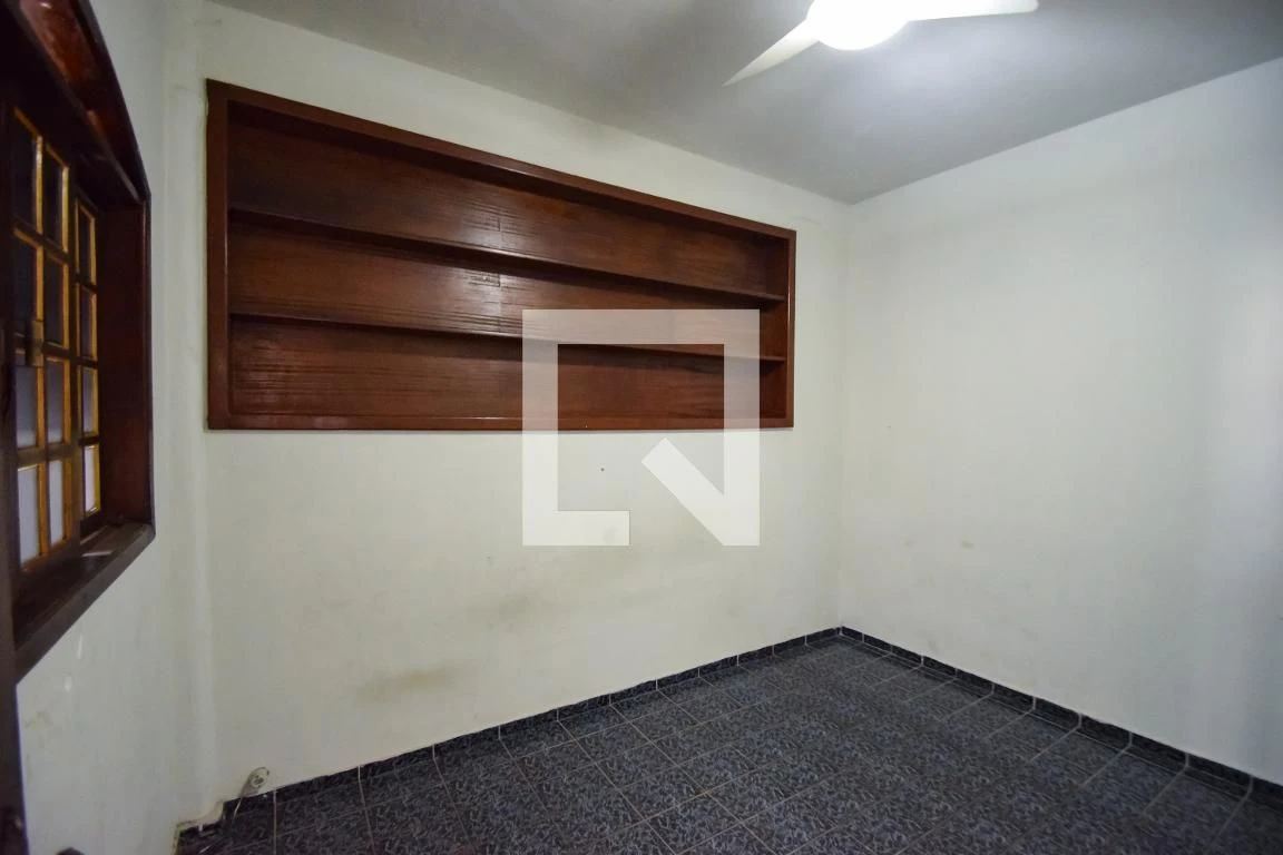 Apartamento mobiliado com 4 quartos e cozinha separada — photo 30