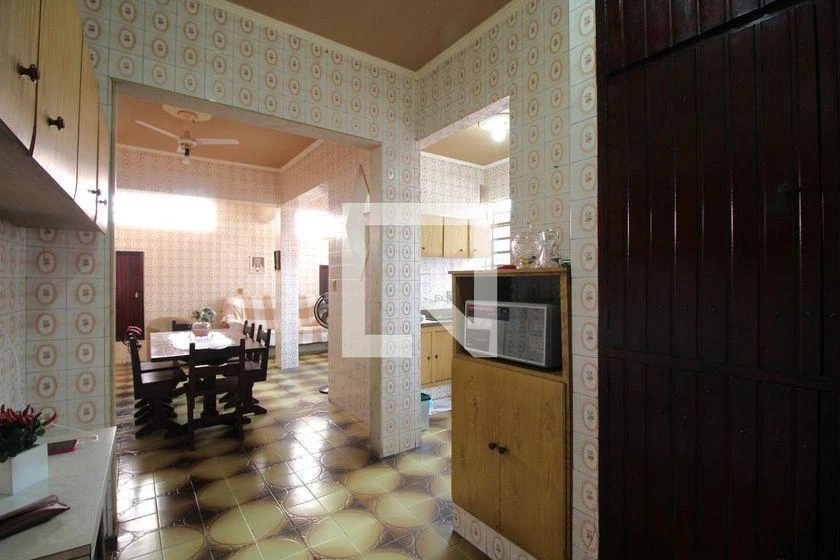 255 m² house with 3 bedrooms and a private garden — photo 40