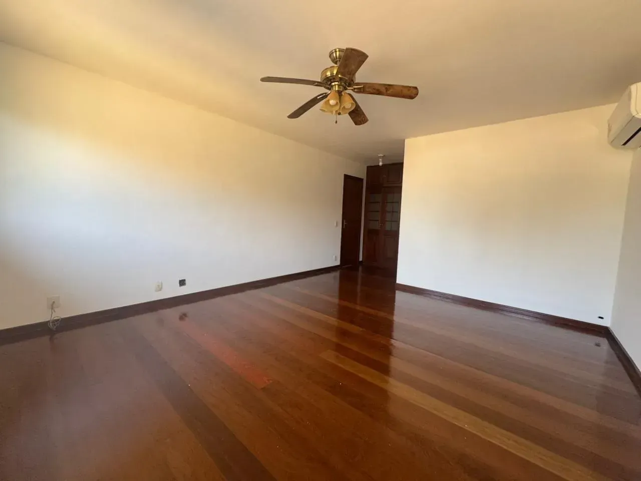 House with 5 suites and an integrated kitchen — photo 58