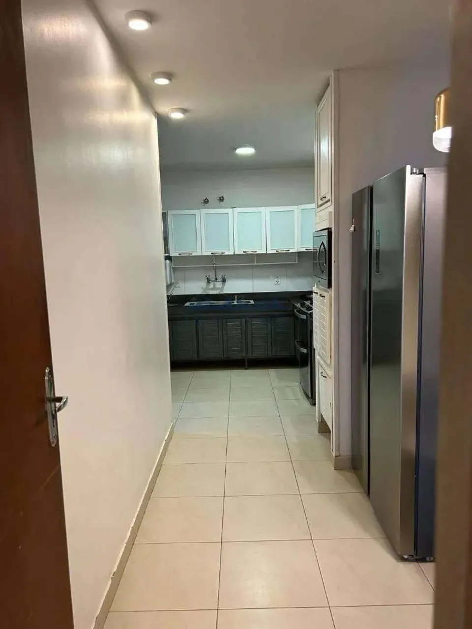 Furnished 250 m² apartment with 3 bedrooms and open kitchen — photo 2