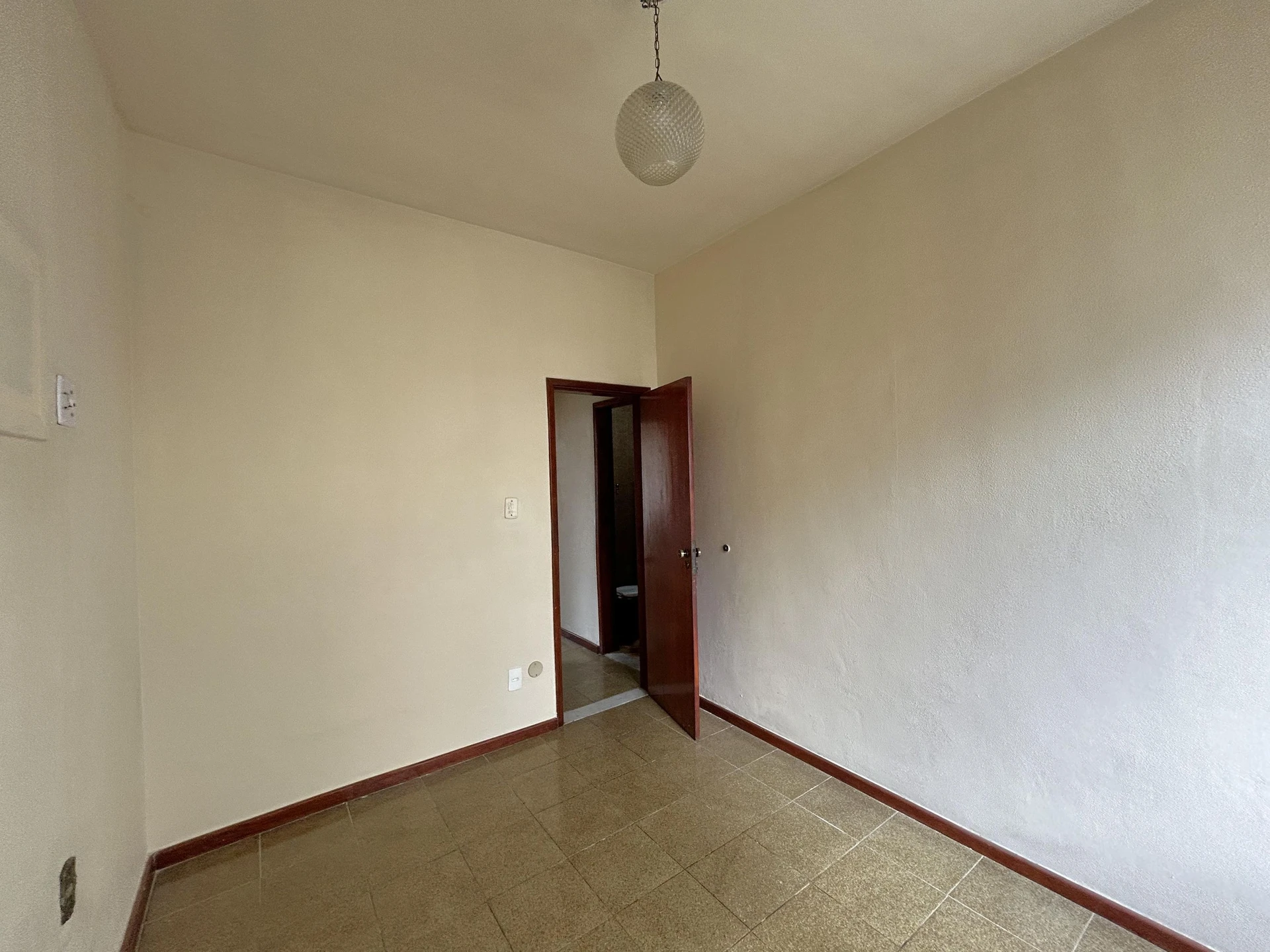 Unfurnished 1-bedroom apartment with 1 parking space — photo 21