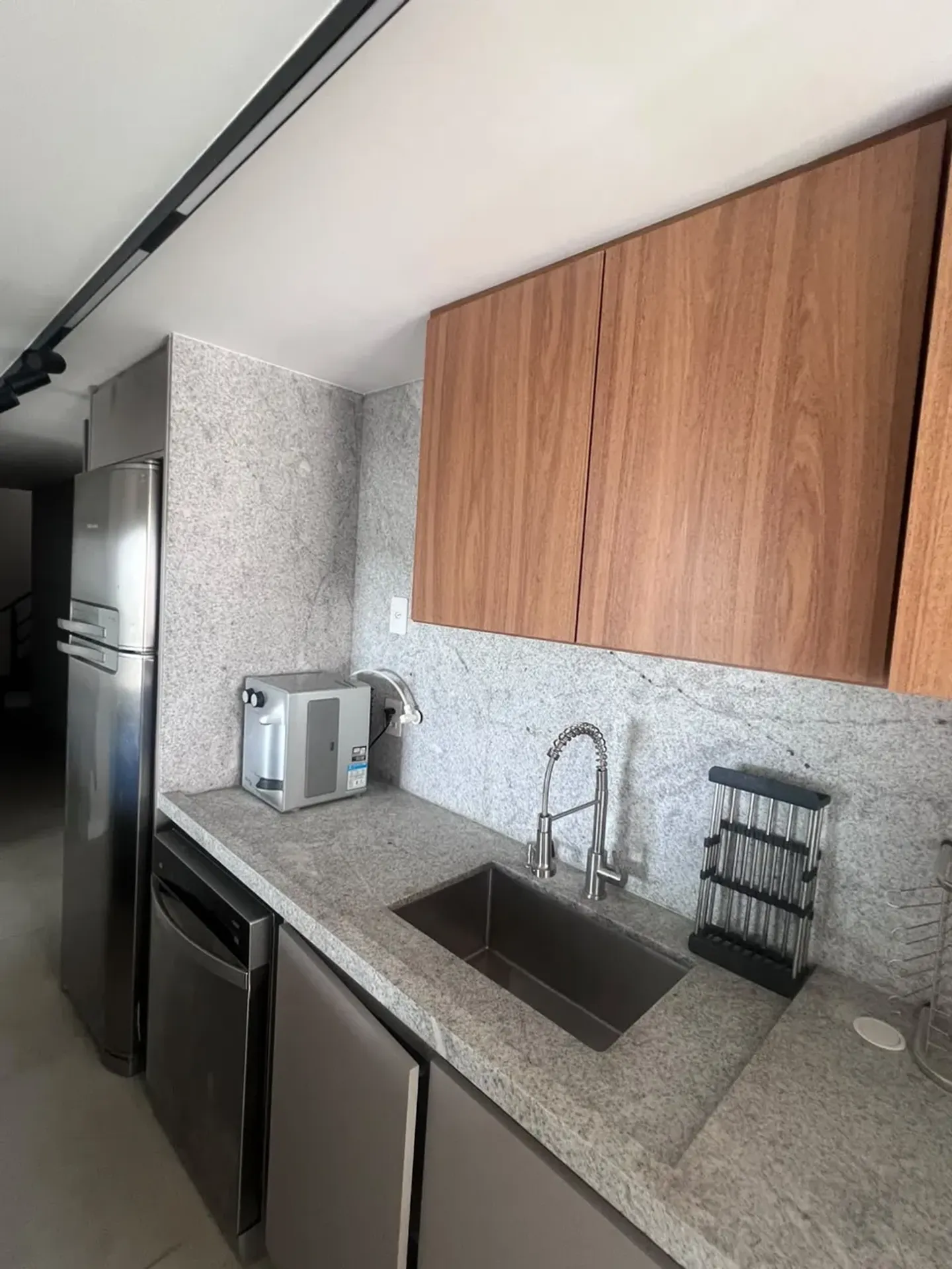 Apartment on the 10th floor with a grill on the balcony — photo 91