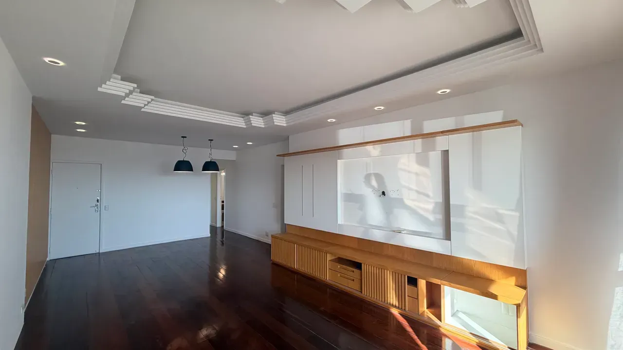 4-bedroom apartment with glassed-in balcony and 2 parking — photo 4