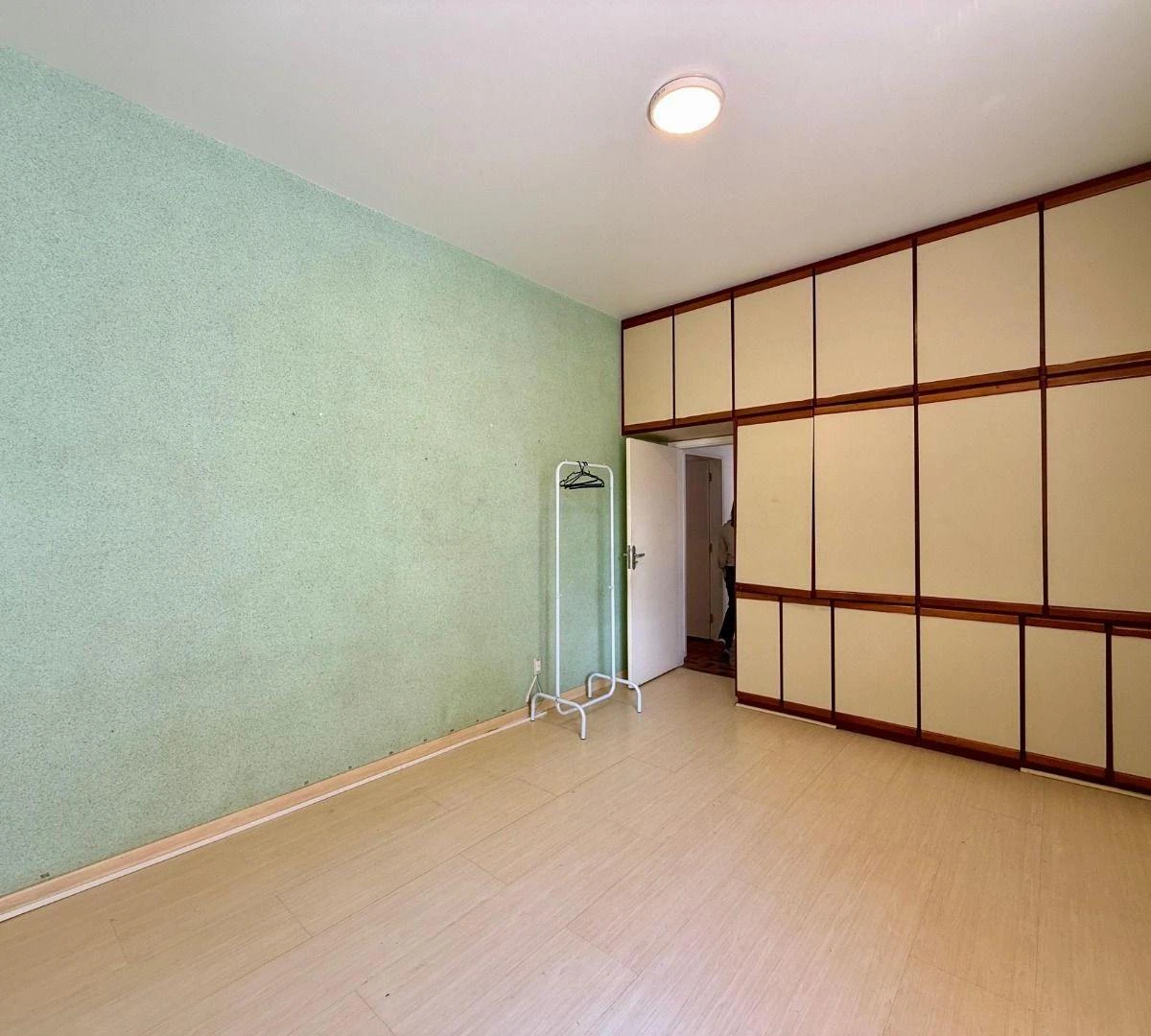 House, 286 m², with wood or laminate floors — photo 6