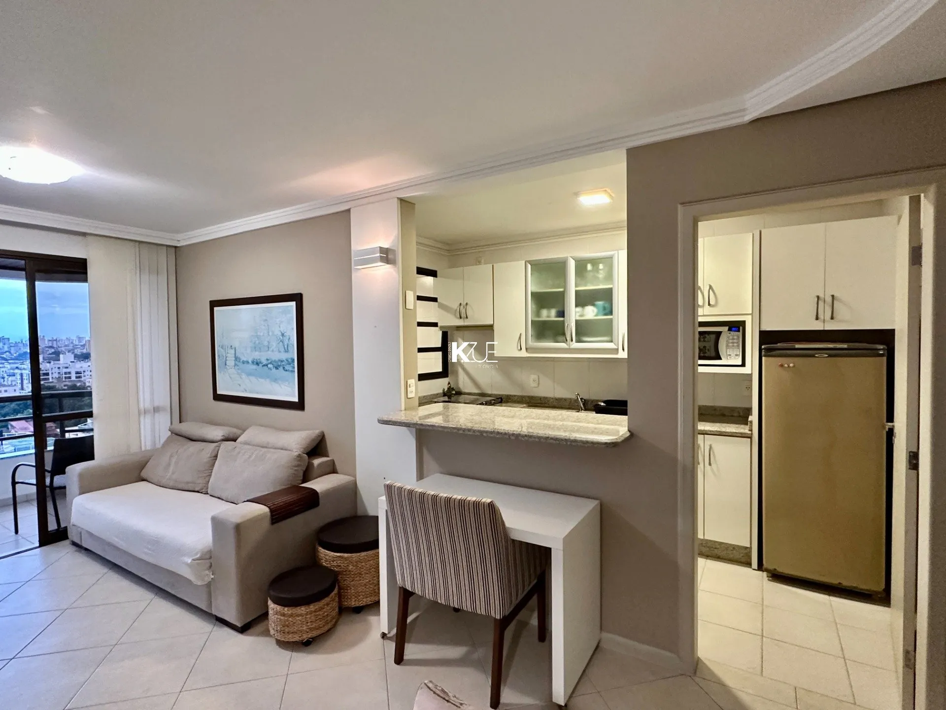 Furnished 2-bedroom apartment with suite and 89 m² — photo 2