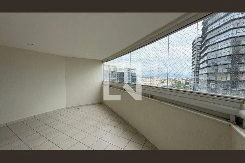 Apartment, 105 m², with a glass-enclosed balcony — photo 25