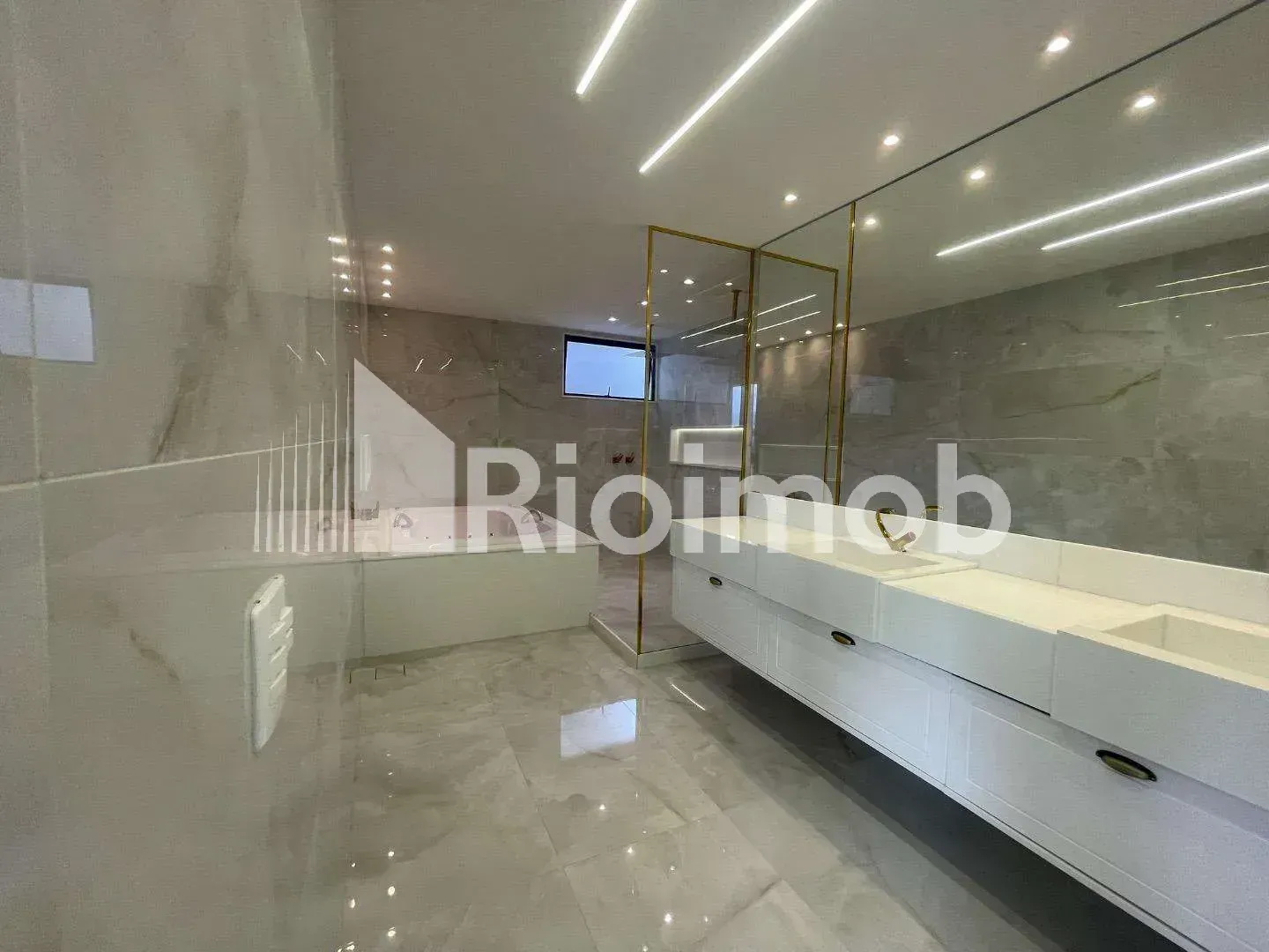 Будинок із кухнею відкритого планування та 5 спальнями 490 м² — photo 29