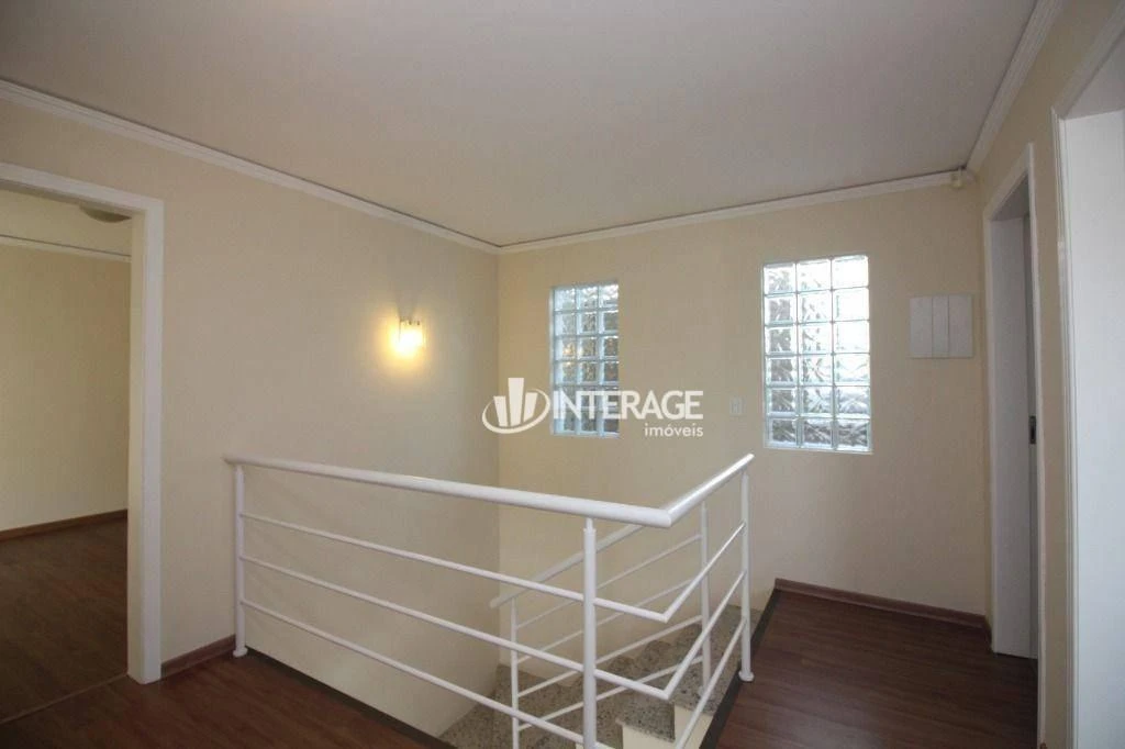 Balcony with a grill in a 3-bedroom house, 150 m² — photo 29