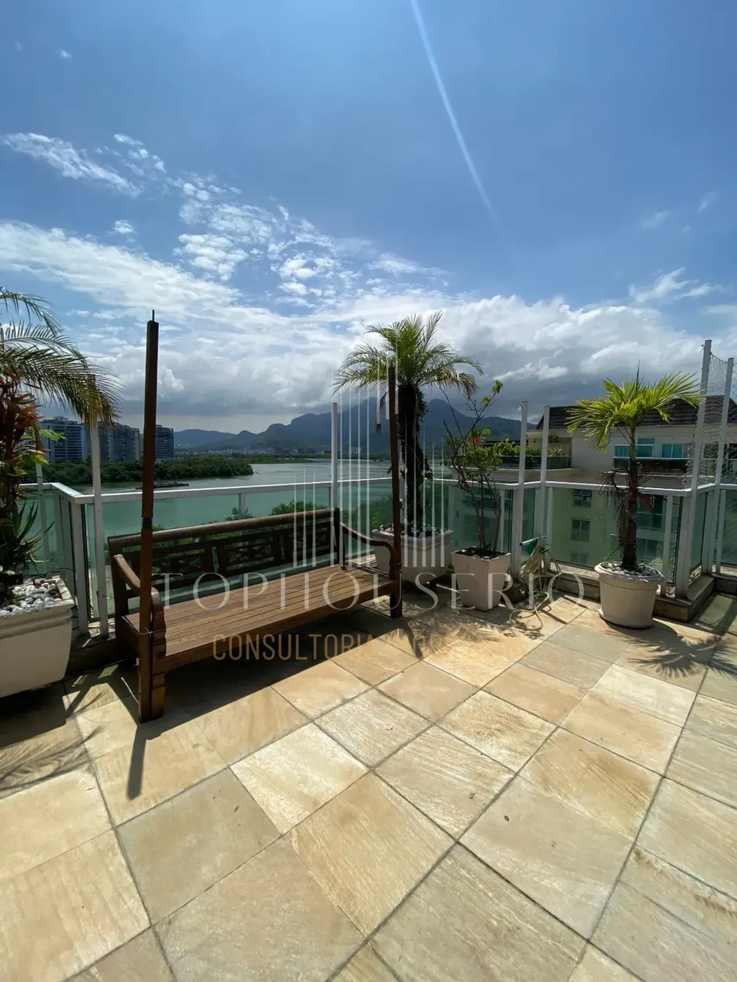 Furnished penthouse with 3 bedrooms and 4 bathrooms — photo 10
