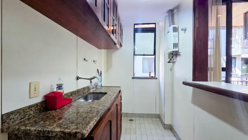 One-bedroom apartment in a building with a gym — photo 5