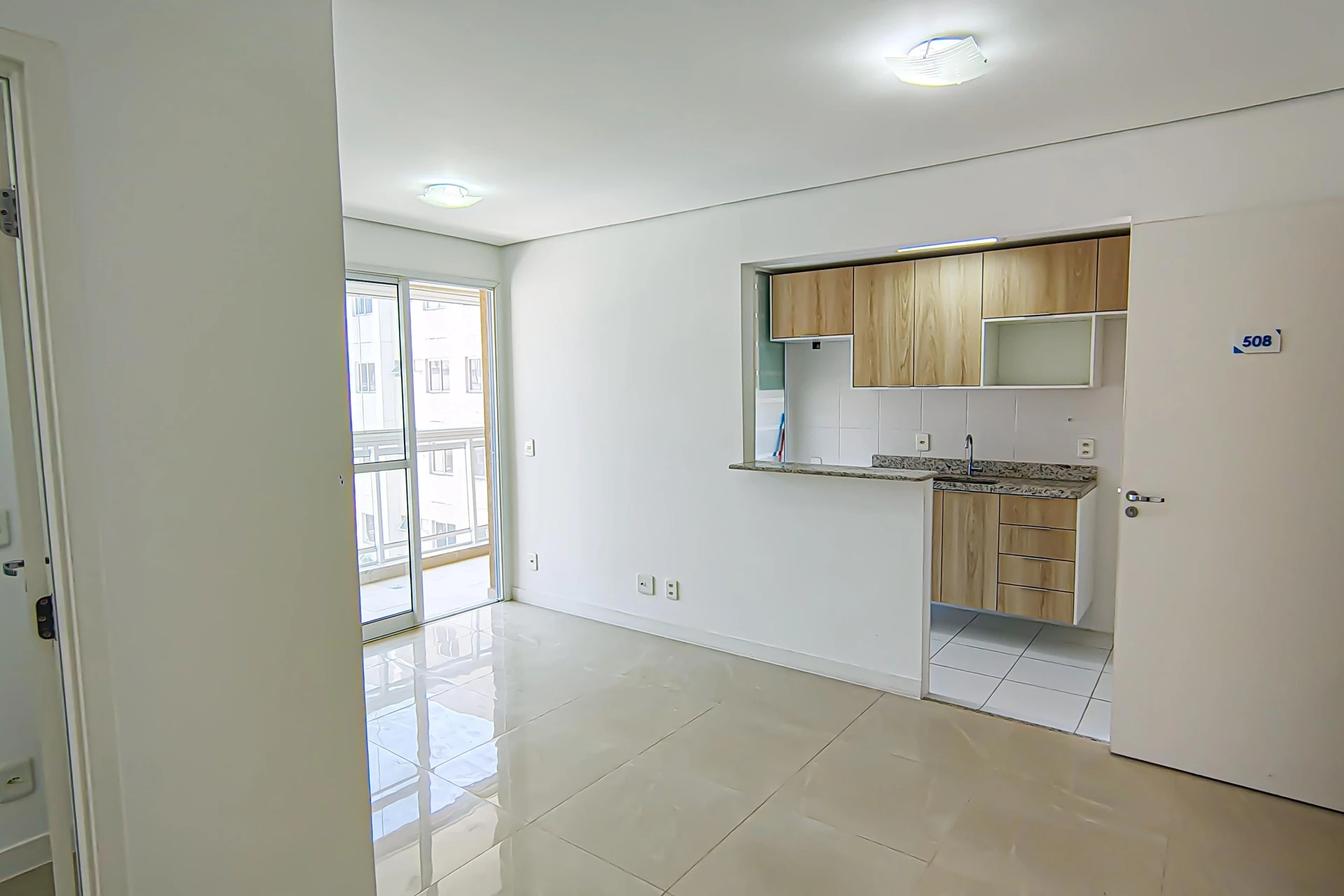 Unfurnished 2-bedroom apartment with en-suite bathrooms — photo 8