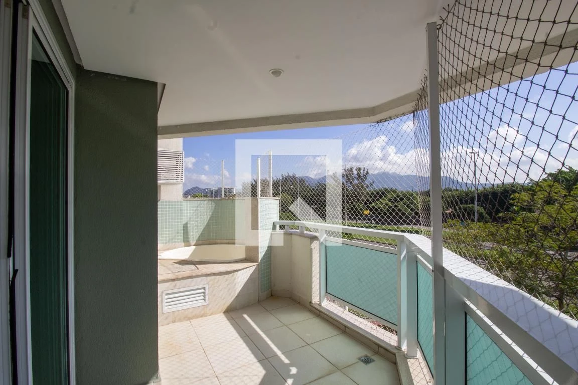 Apartamento com 3 quartos, varanda e vista para as montanhas — photo 4