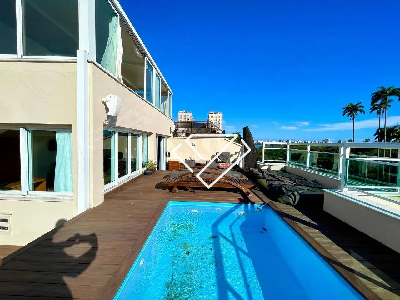 2-bedroom apartment with open-plan kitchen and balcony — photo 15
