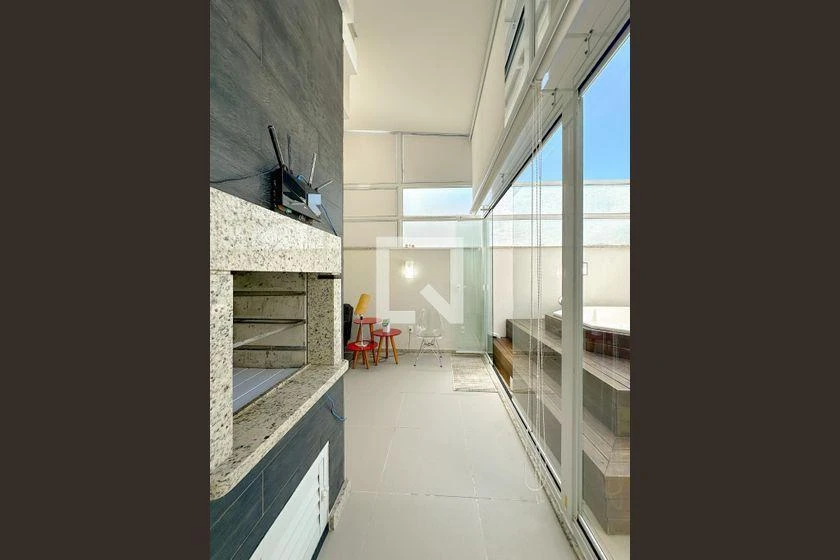 Furnished apartment with 2 bedrooms and an en-suite suite — photo 40