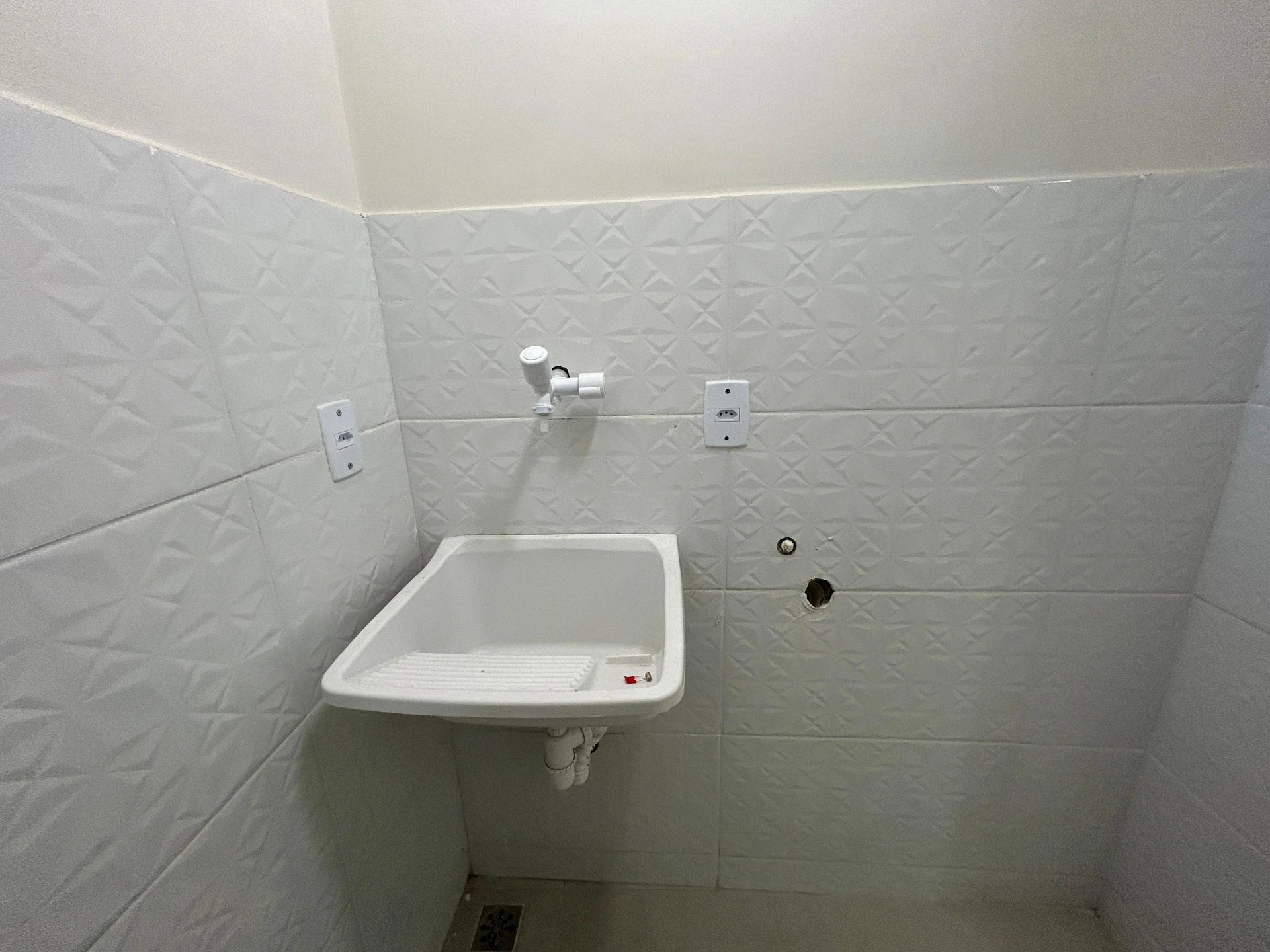 Apartamento sem mobília com 2 quartos, 1 banheiro e varanda — photo 22