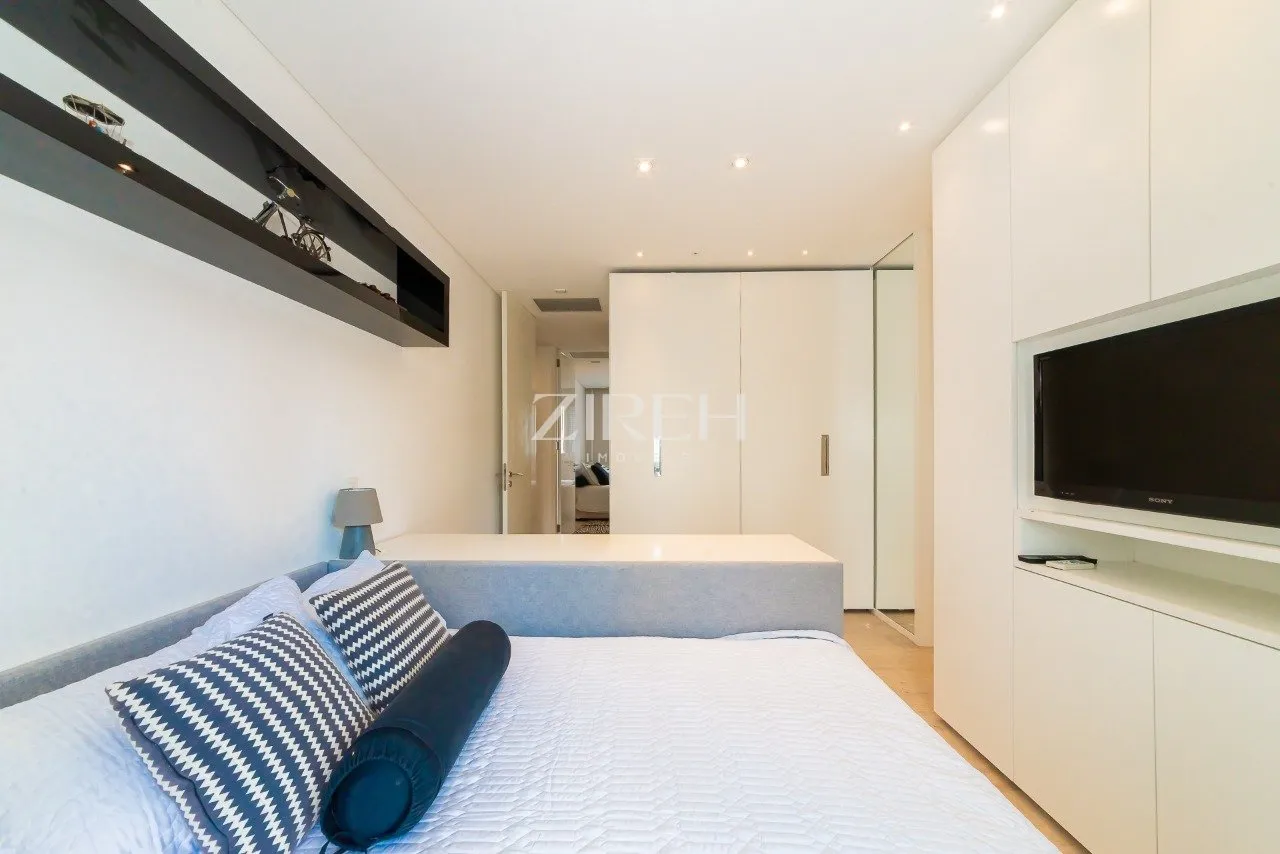 3-bedroom apartment with a home office — photo 11