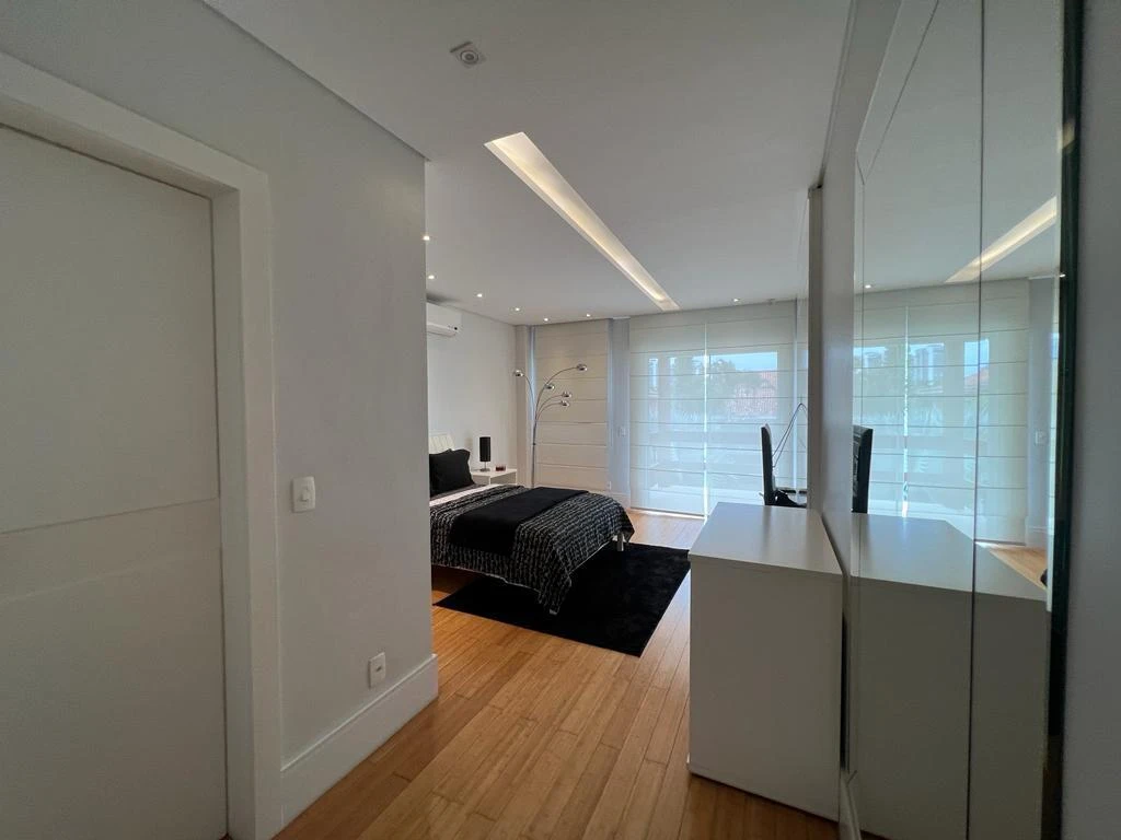 Furnished 700 m² house with 4 en-suites and 4 parking — photo 41