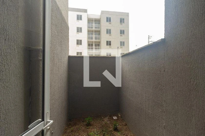 2-bedroom apartment in a building with a pool — photo 31