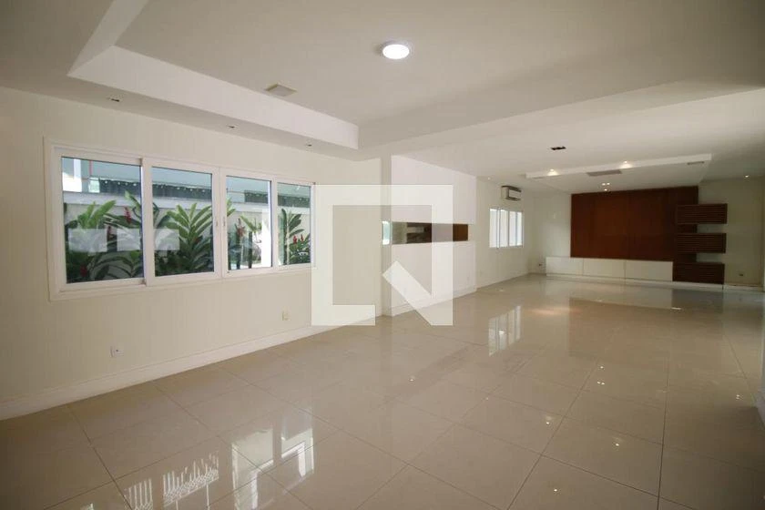 House with 4 en-suite bedrooms and 597 m², 4 parking — photo 6