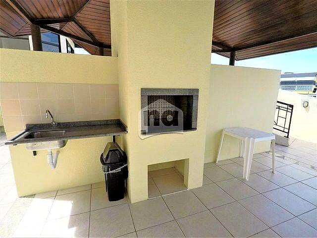 One-bedroom apartment in a building with a pool — photo 13