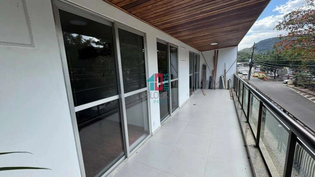 130 m² 3-bedroom apartment with 2 parking spaces — photo 11