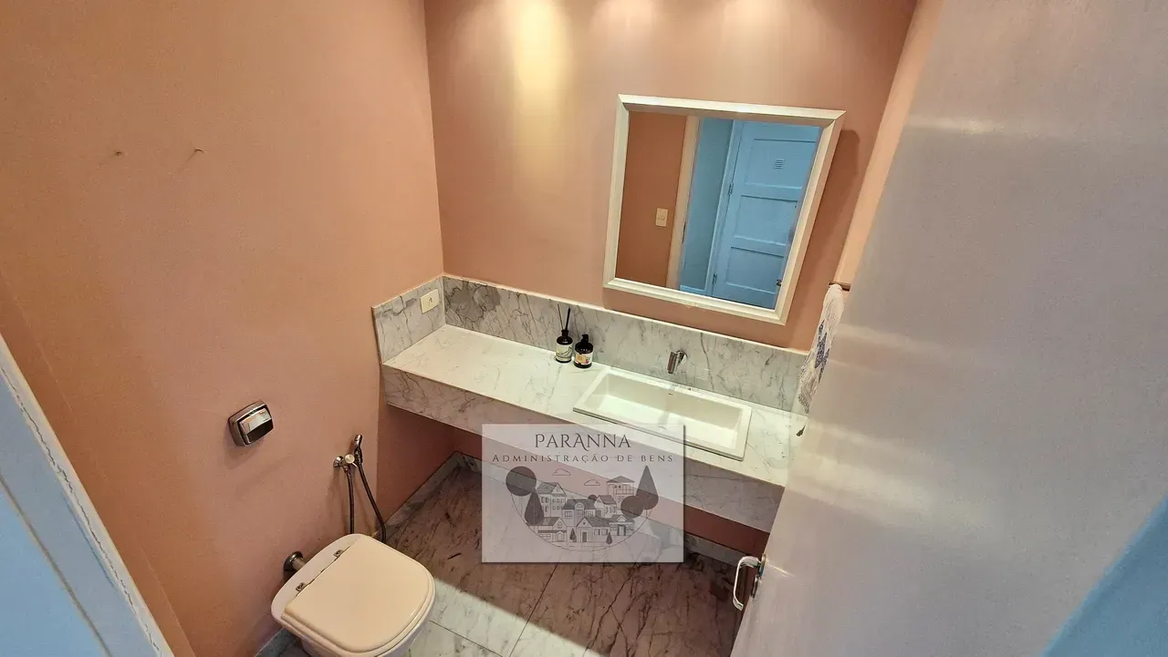 4-bedroom, 4-bath apartment with balcony and laundry area — photo 4