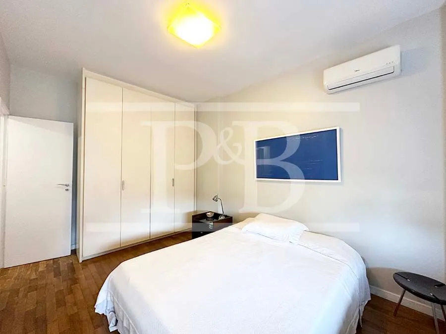 4-bedroom apartment with 200 m² and 2 parking spots — photo 22