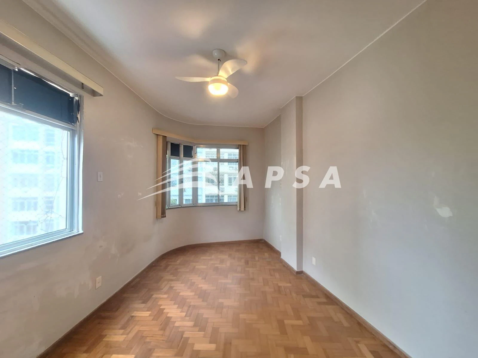 Деревянный пол или ламинат и 2 спальни: квартира 92 м² — photo 15