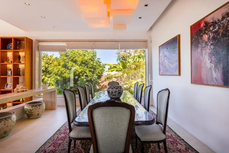 Furnished 1200 m² house with a balcony and 6 bedrooms — photo 22