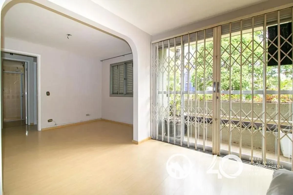 Apartment, 104 m², with wood or laminate floors — photo 20