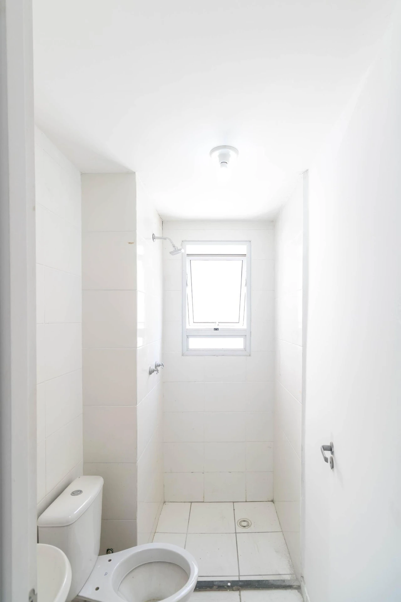 2-bedroom apartment with 1 bathroom and no parking — photo 2