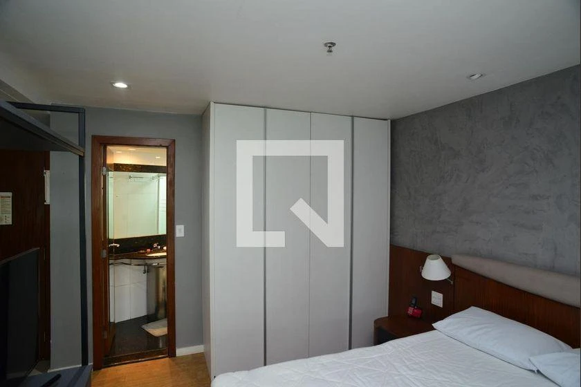 Furnished 1-bedroom apartment with a balcony — photo 18