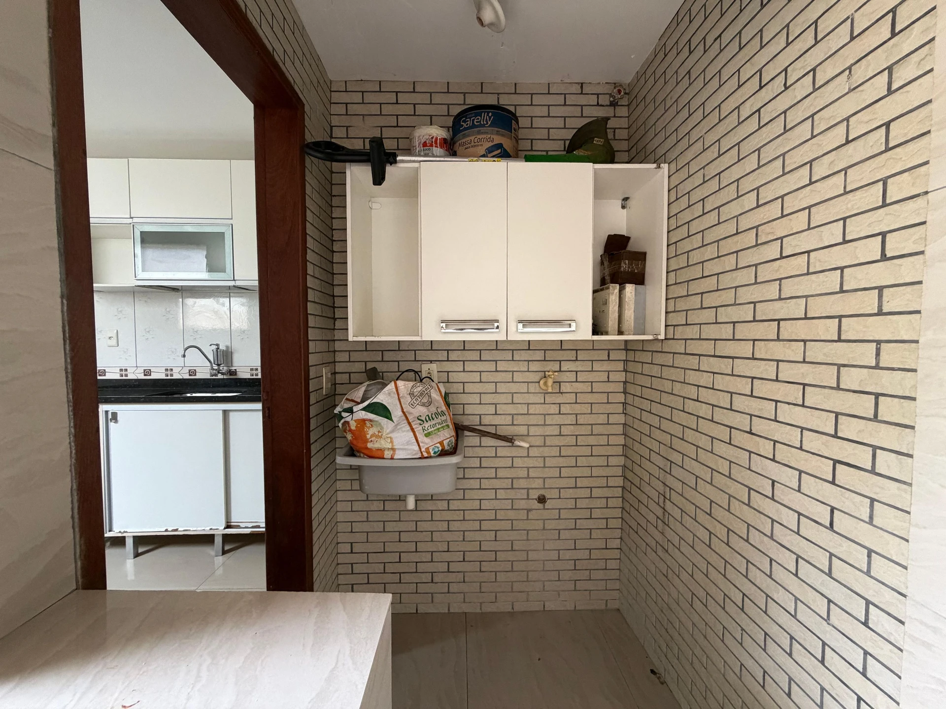 One-bedroom house with a washing machine — photo 11