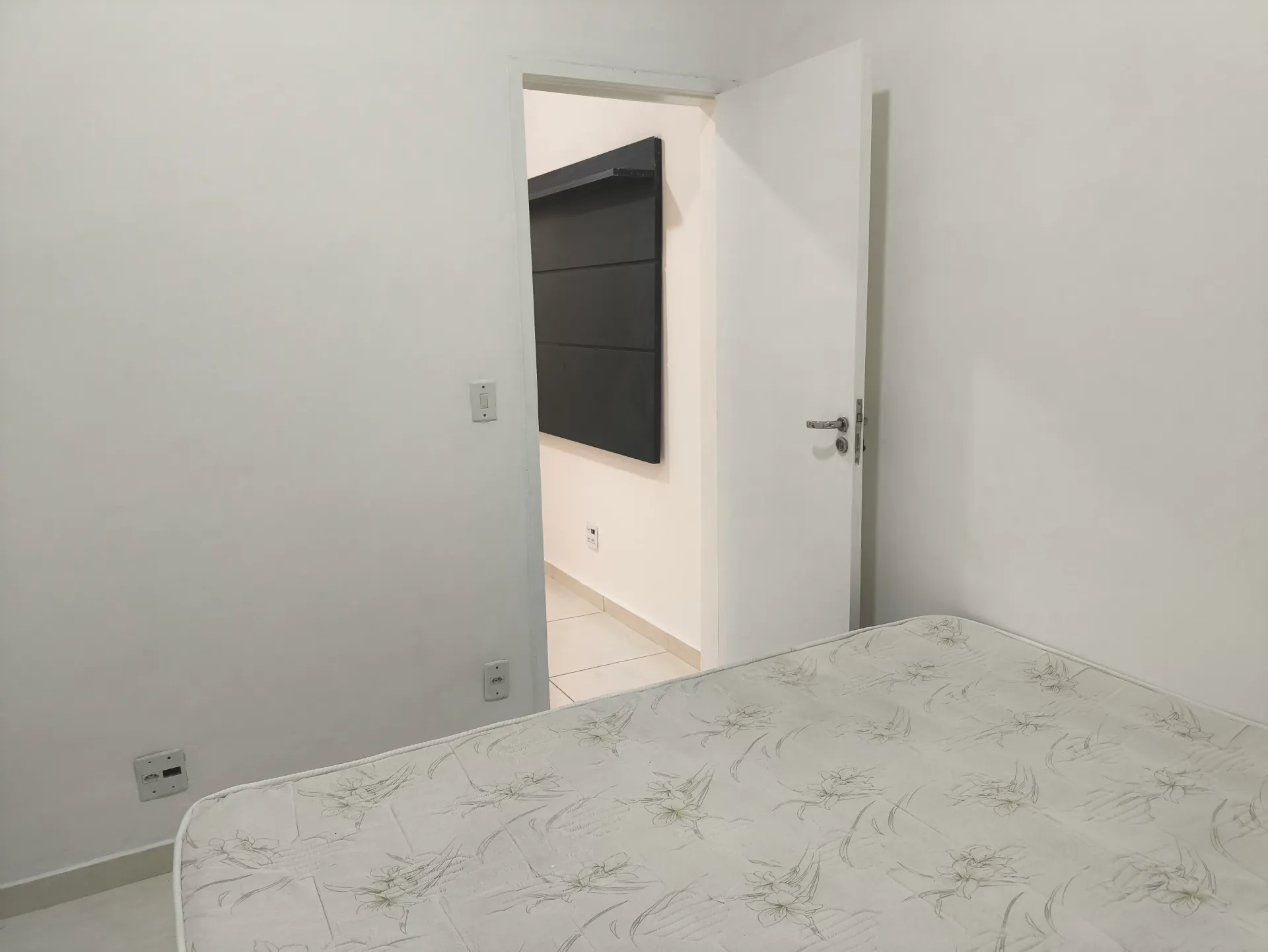 One-bedroom apartment with a washing machine — photo 29