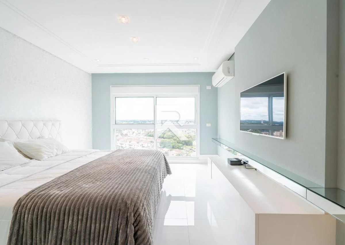 276 m² apartment with a bathtub and floor-to-ceiling windows — photo 3
