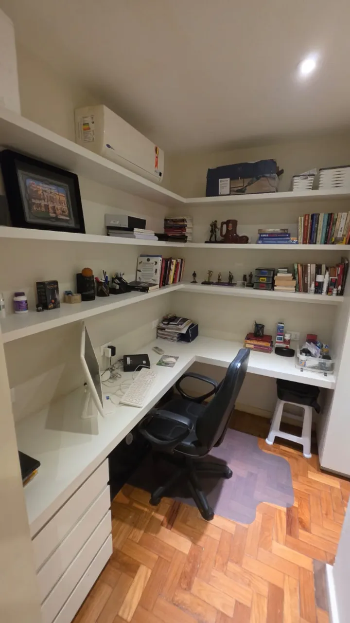 Apartamento com cozinha fechada e 3 quartos — photo 22
